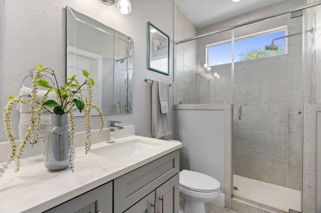 304 BLACKSON Ave A, Austin, TX 78752