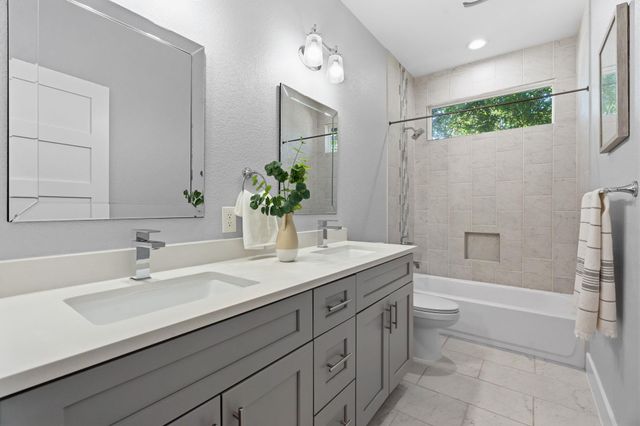 304 BLACKSON Ave A, Austin, TX 78752
