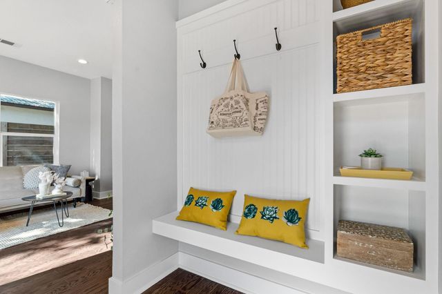 304 BLACKSON Ave A, Austin, TX 78752