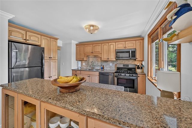 34 Mohawk Dr, Hempfield Twp, PA 15601
