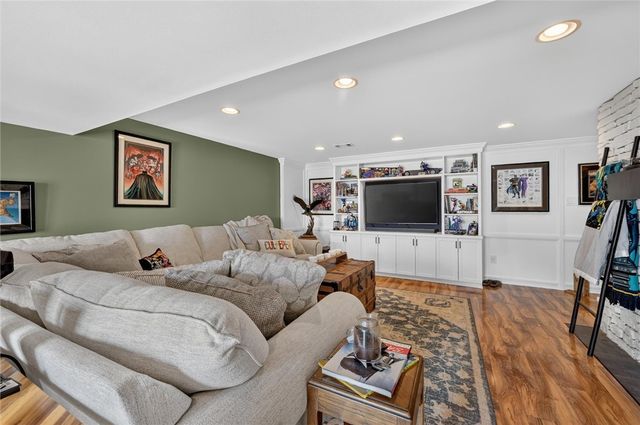 34 Mohawk Dr, Hempfield Twp, PA 15601