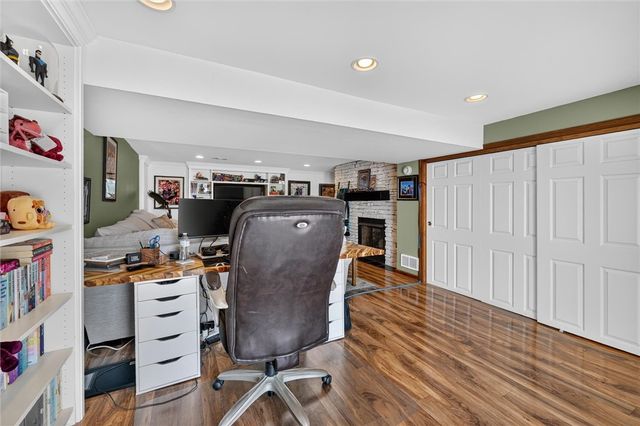 34 Mohawk Dr, Hempfield Twp, PA 15601