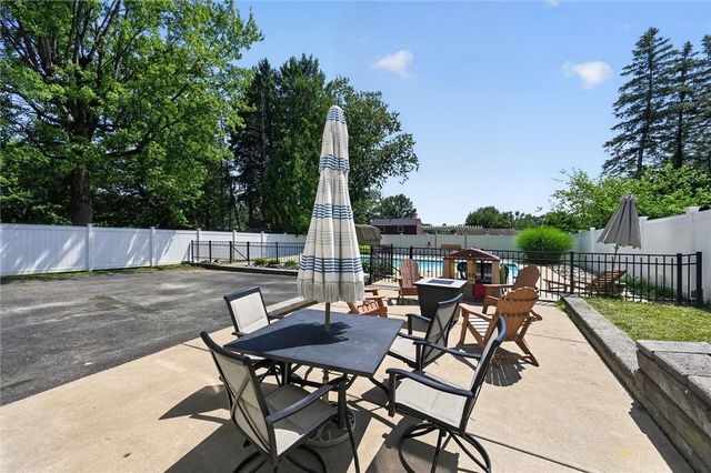 34 Mohawk Dr, Hempfield Twp, PA 15601
