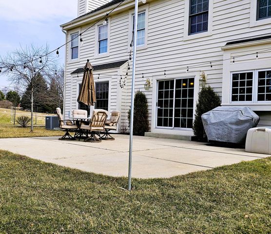 4176 Meadowlark LANE, Hubertus, WI 53033