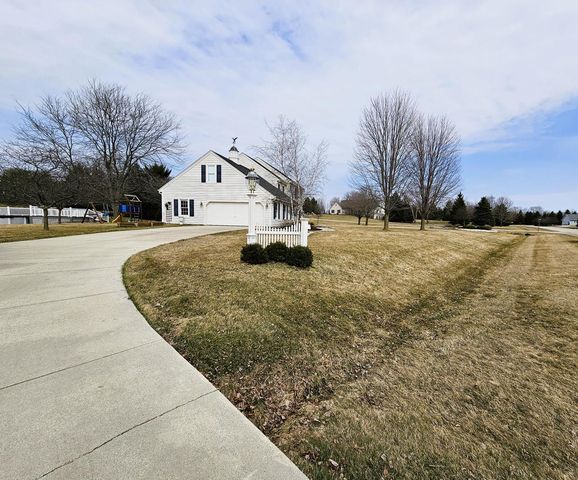 4176 Meadowlark LANE, Hubertus, WI 53033