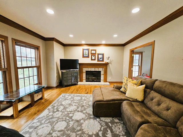 4176 Meadowlark LANE, Hubertus, WI 53033