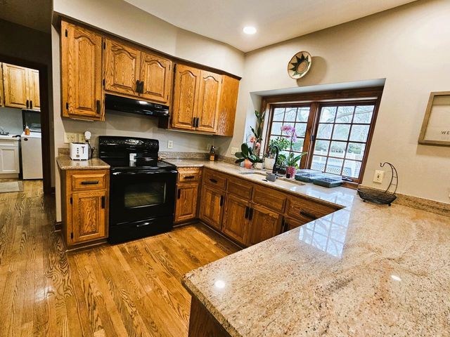 4176 Meadowlark LANE, Hubertus, WI 53033