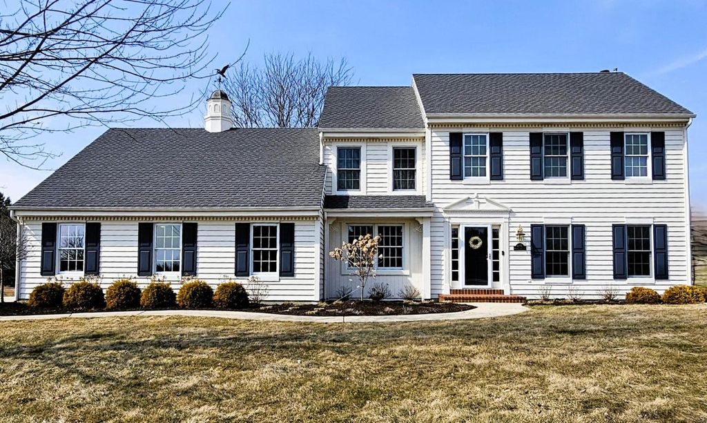 4176 Meadowlark LANE, Hubertus, WI 53033