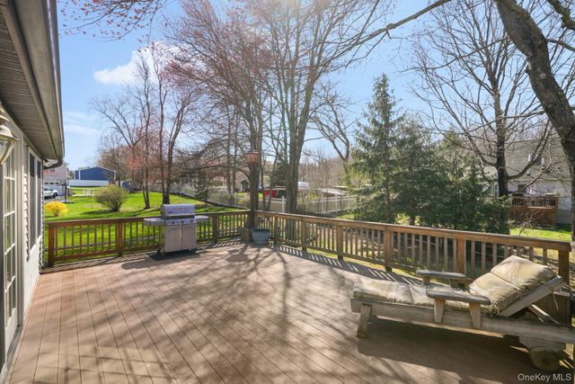68 Meadow Sweet Road, Cortlandt Manor, NY 10567