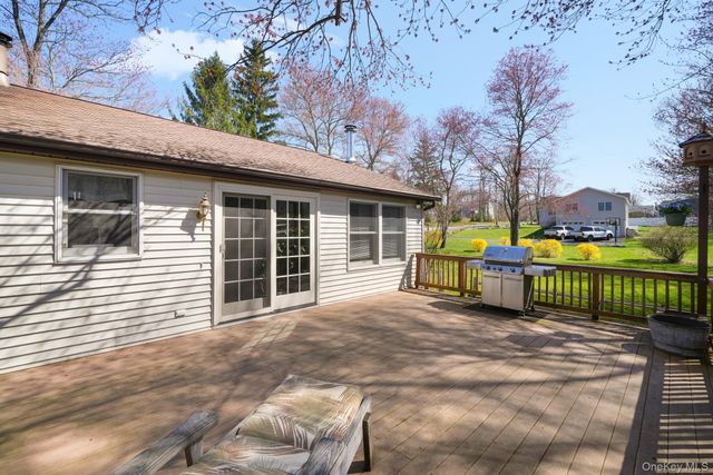 68 Meadow Sweet Road, Cortlandt Manor, NY 10567