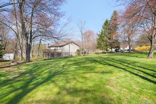 68 Meadow Sweet Road, Cortlandt Manor, NY 10567