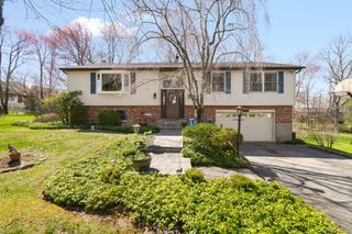68 Meadow Sweet Road, Cortlandt Manor, NY 10567