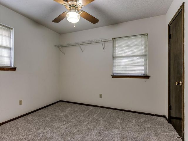 1048 NW 6th Place, Moore, OK 73160