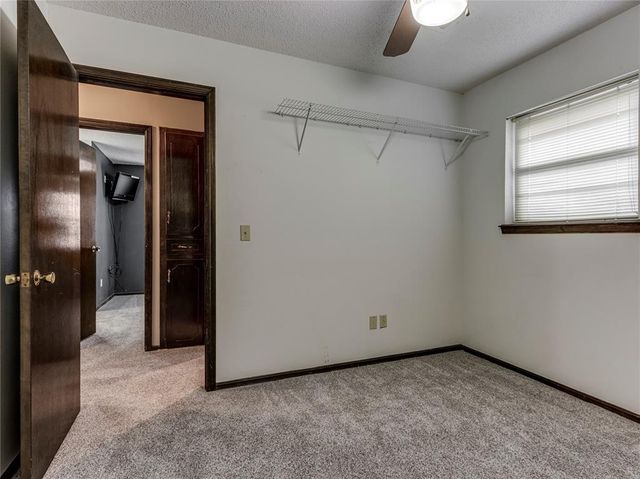 1048 NW 6th Place, Moore, OK 73160