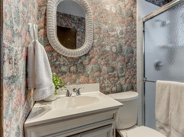 1048 NW 6th Place, Moore, OK 73160
