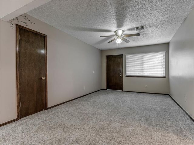 1048 NW 6th Place, Moore, OK 73160