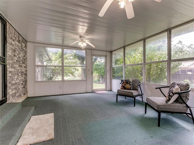 1048 NW 6th Place, Moore, OK 73160