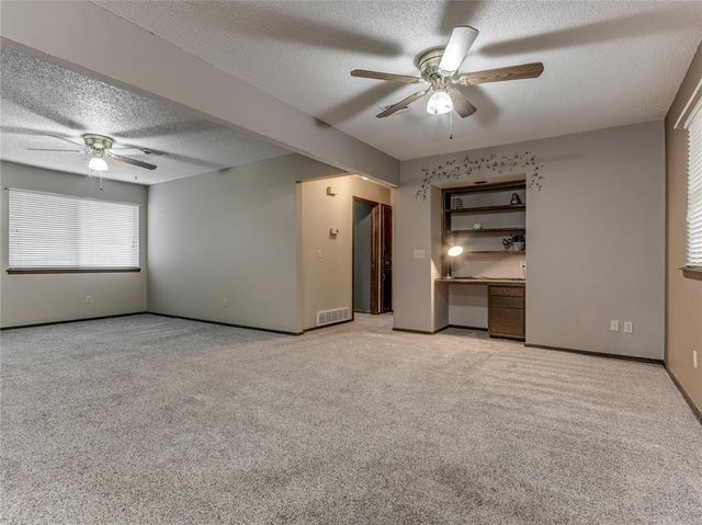 1048 NW 6th Place, Moore, OK 73160