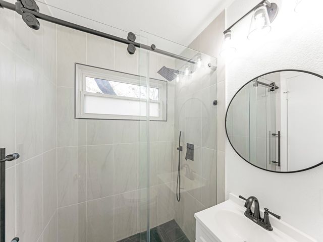 3245 Myra Lane, Farmers Branch, TX 75234