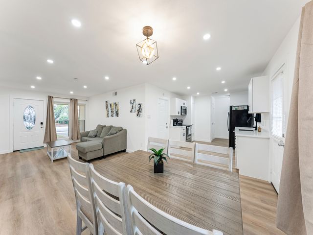 3245 Myra Lane, Farmers Branch, TX 75234