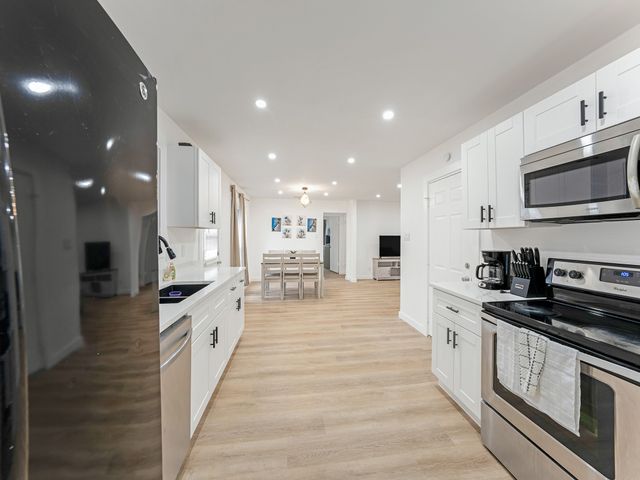 3245 Myra Lane, Farmers Branch, TX 75234