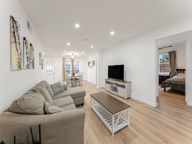 3245 Myra Lane, Farmers Branch, TX 75234