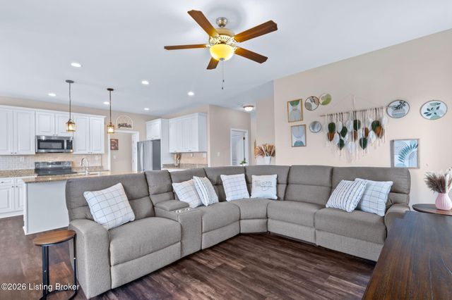 143A Garden View Pl, Shepherdsville, KY 40165