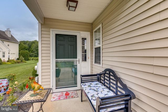 30 RALEIGH DR, Mount Laurel, NJ 08054