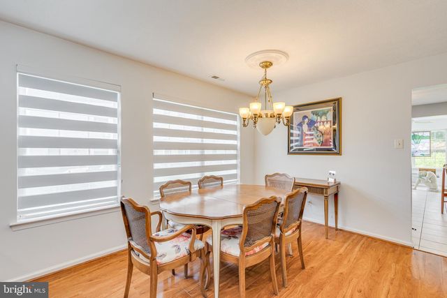 30 RALEIGH DR, Mount Laurel, NJ 08054
