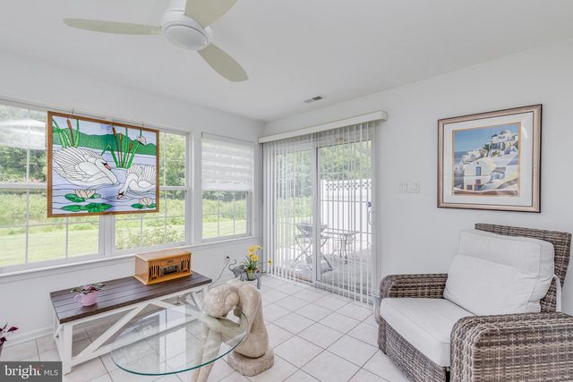 30 RALEIGH DR, Mount Laurel, NJ 08054