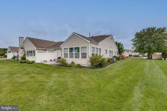 30 RALEIGH DR, Mount Laurel, NJ 08054