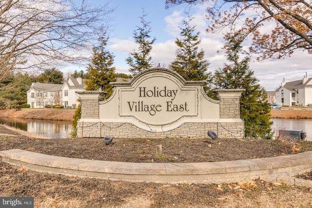 30 RALEIGH DR, Mount Laurel, NJ 08054