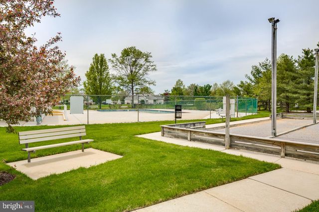 30 RALEIGH DR, Mount Laurel, NJ 08054