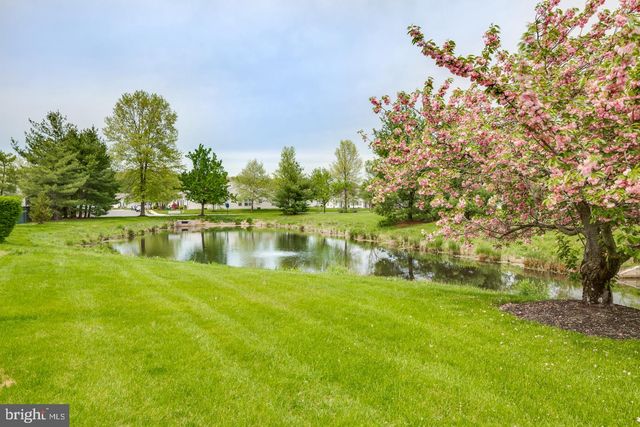 30 RALEIGH DR, Mount Laurel, NJ 08054