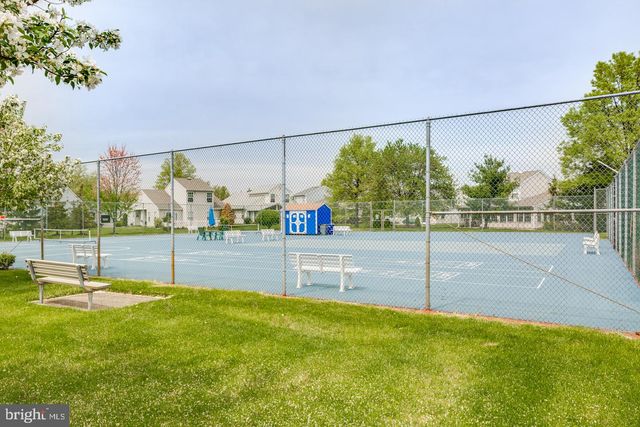 30 RALEIGH DR, Mount Laurel, NJ 08054
