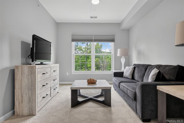 24 N De Baun Avenue 305, Suffern, NY 10901