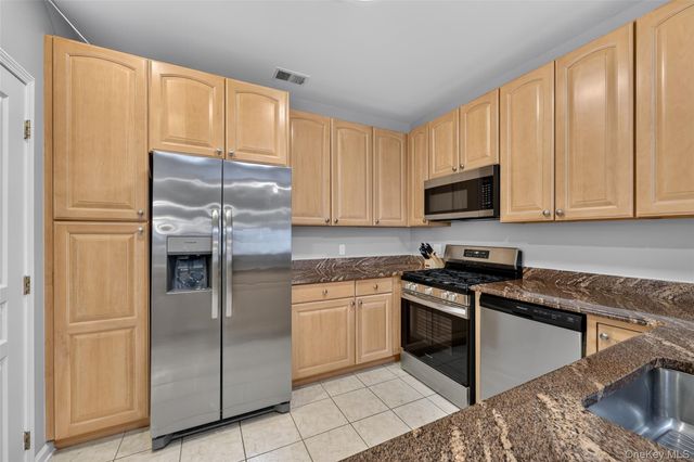 24 N De Baun Avenue 305, Suffern, NY 10901