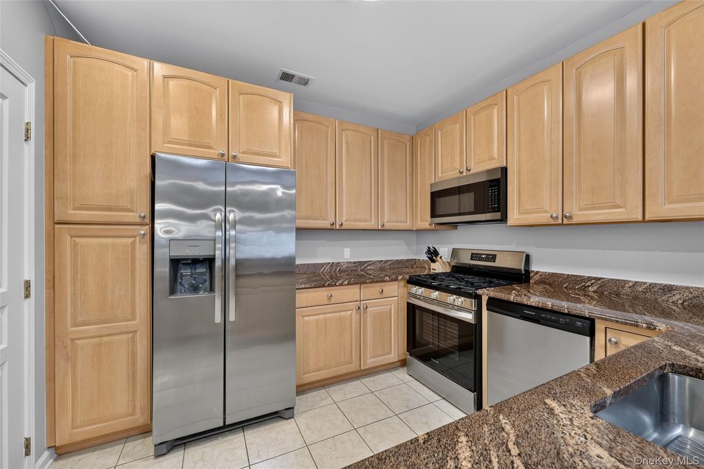 24 N De Baun Avenue 305, Suffern, NY 10901 — photo 4