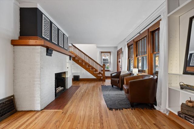 2710 50th Street, Des Moines, IA 50310