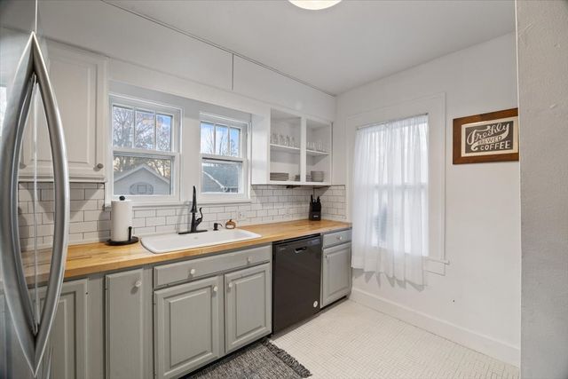 2710 50th Street, Des Moines, IA 50310