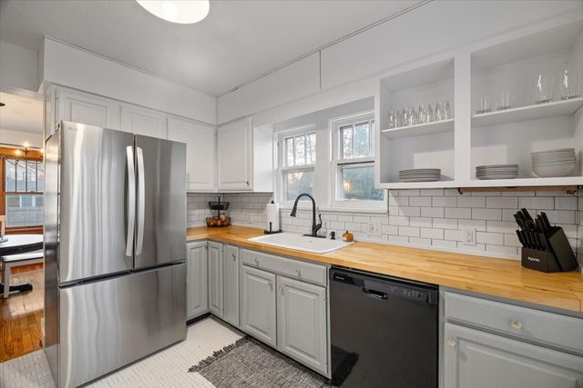 2710 50th Street, Des Moines, IA 50310