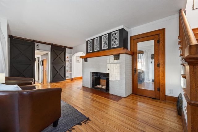 2710 50th Street, Des Moines, IA 50310