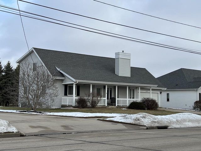 4322 Menasha AVENUE, Manitowoc, WI 54220