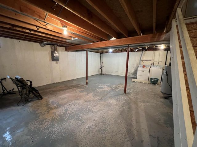 4322 Menasha AVENUE, Manitowoc, WI 54220