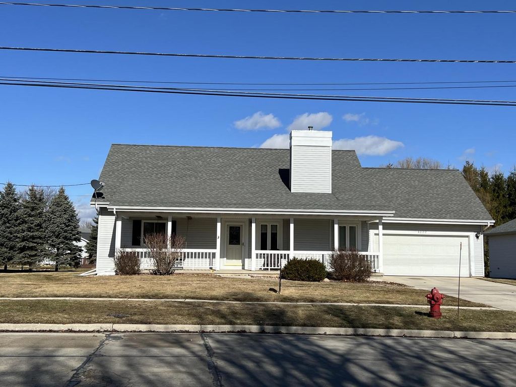 4322 Menasha AVENUE, Manitowoc, WI 54220