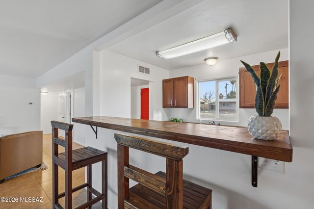 6211 E 17th Street, Tucson, AZ 85711