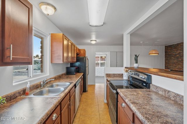 6211 E 17th Street, Tucson, AZ 85711