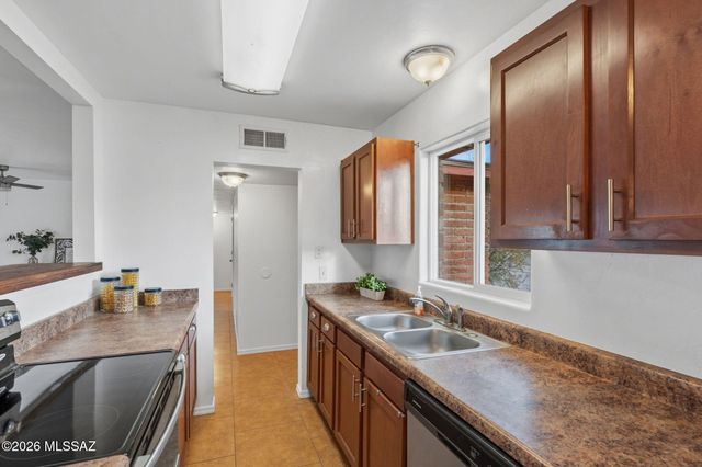 6211 E 17th Street, Tucson, AZ 85711