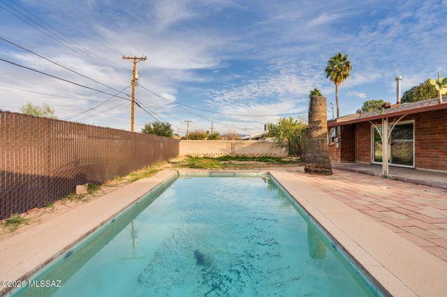 6211 E 17th Street, Tucson, AZ 85711