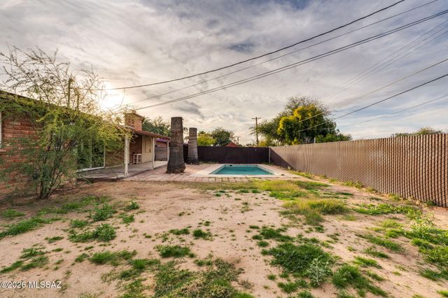 6211 E 17th Street, Tucson, AZ 85711